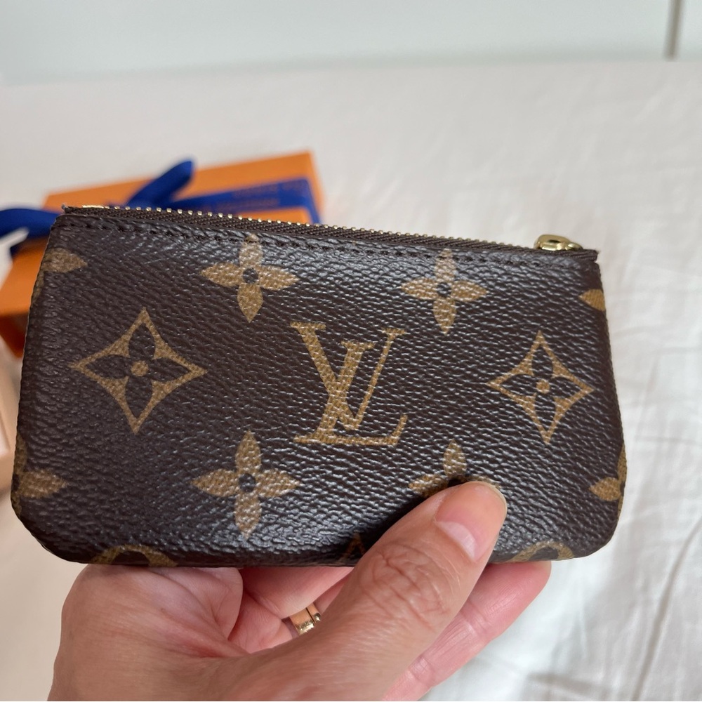 Louis Vuitton Monogram Canvas Key Pouch - Picture 13 of 16
